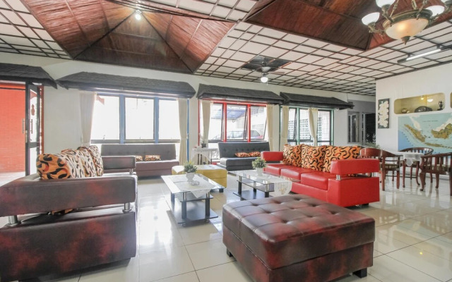 RedDoorz near Pelabuhan Tanjung Pandan Belitung