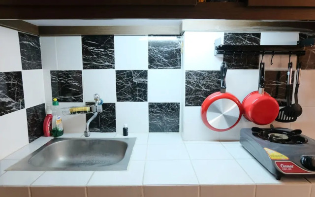 Homey And Cozy Studio Room At Suites @Metro Apartment