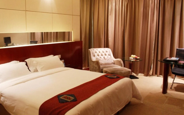 CP Peninsula Hotel