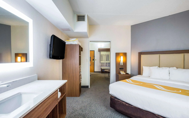 Quality Suites Lansing West