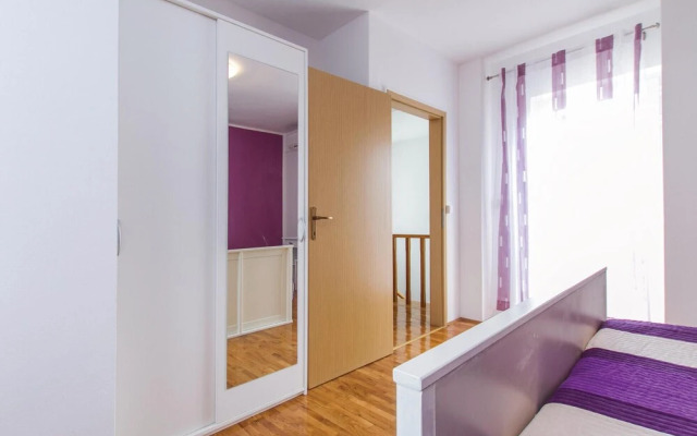 Awesome Home in Drenje With Wifi and 4 Bedrooms