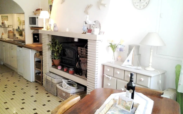 House With 2 Bedrooms in Pouzols-minervois, With Furnished Terrace and