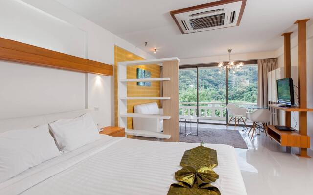Отель The Green Golf Residence Phuket комната для гостей