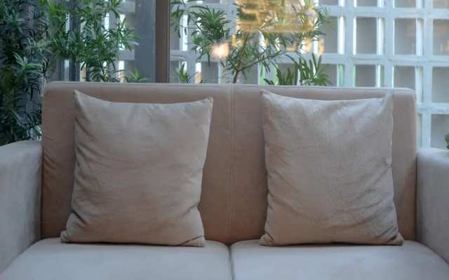 Sans Hotel RG Living Jogja by RedDoorz