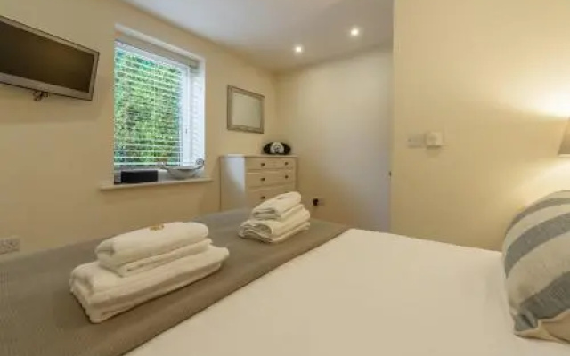 6 Sandy Lane