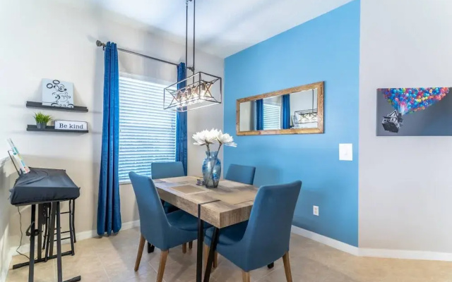 7526 Oakwater