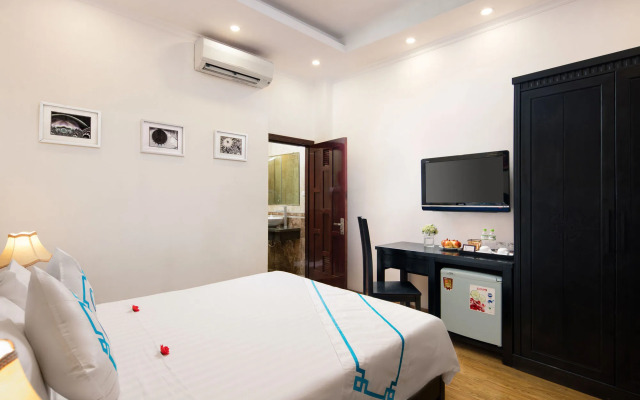Hanoi Lake View Hotel & Travel