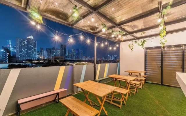 Redenza Suites Makati