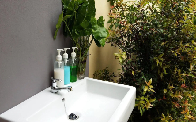 M Hostel Lanta