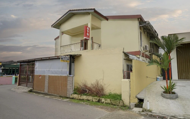 Triantama Kost Syariah by OYO Rooms