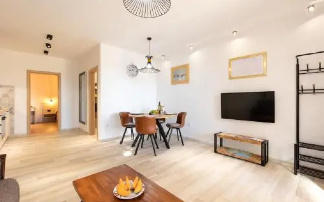 Apartment Tomy