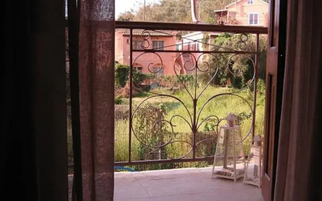 Chrisas House