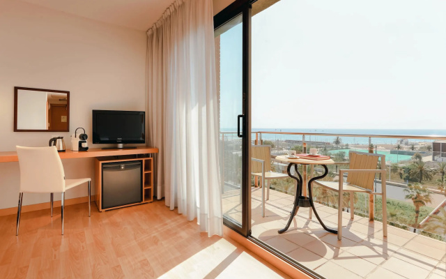 Отель Сatalonia Barcelona Beach