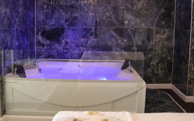Bulut Royal Hotel