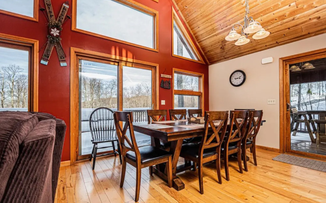 Rocky Adventures Five Bedroom Holiday Home