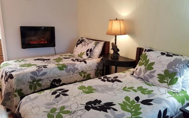 Lake Breeze Resort