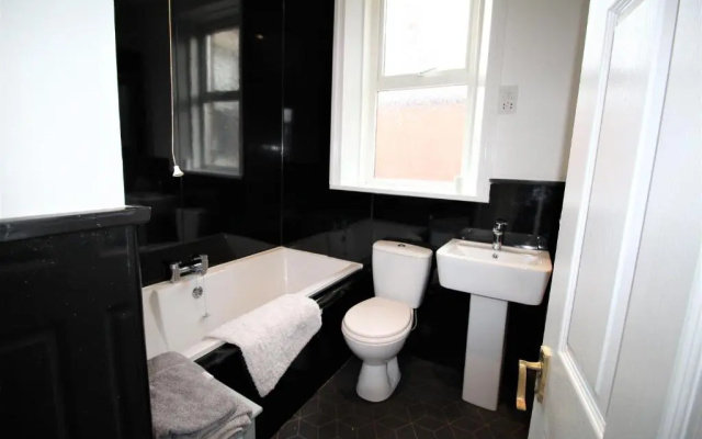 Large Period Property - Beautifully Refurbished