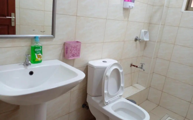 Peaceful 1 bedroom condo at Greatwall Gardens