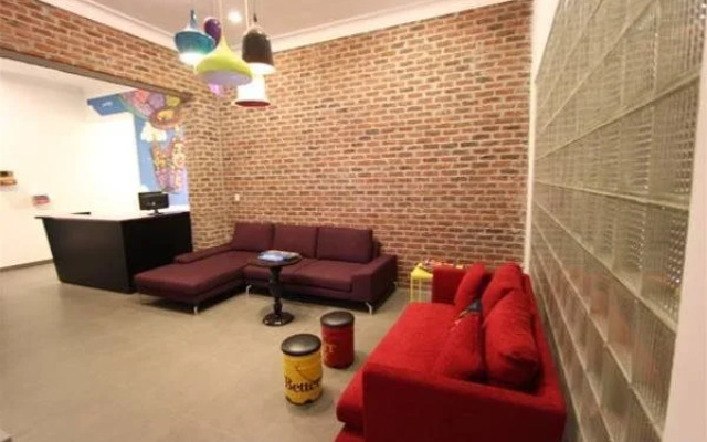 Tomo Hostel