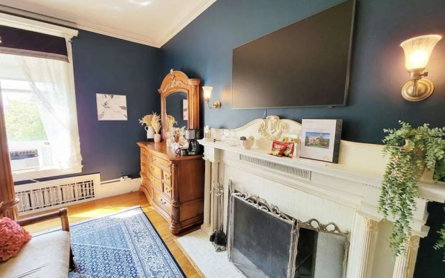 Historic Cotton Mansion Duluth Boutique Hotel