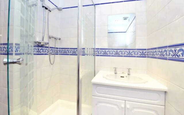 Bright and Central Studio Apartment