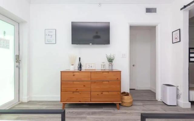 West Deco Boutique Apartments