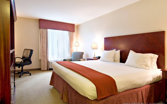 Holiday Inn Express & Suites Surrey by IHG