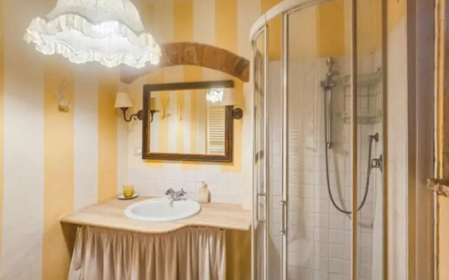 Francigena Pergola Apartment Shared Pool