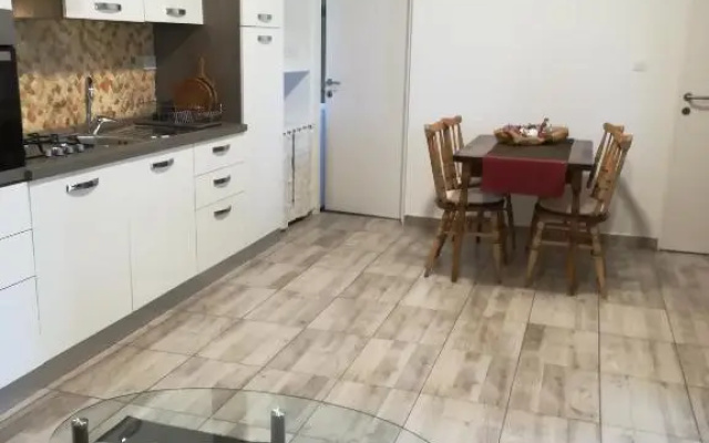 Apartman "Almond house 2"