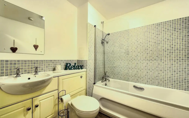 Modern 3 Bed/2bath City Centre Apartment