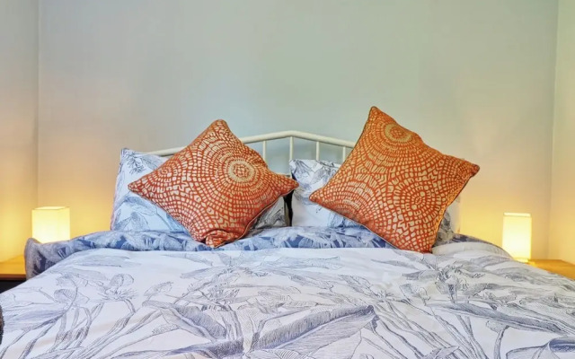 Tranquil Garden Retreat in Buckhurst Hill