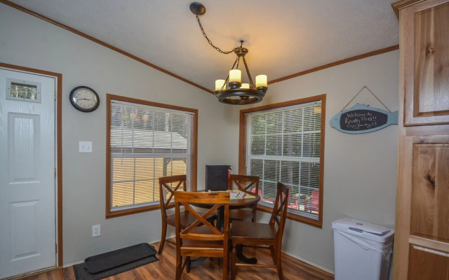 Knotty Pines 3 Bedroom House