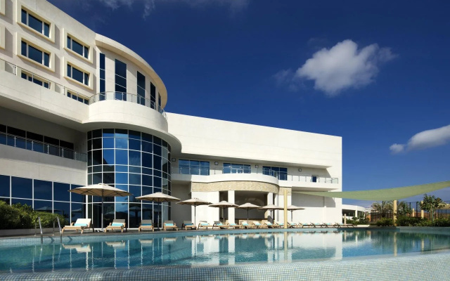Отель Crowne Plaza Muscat Ocec by IHG