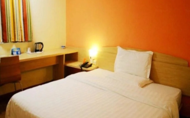 7Days Inn Ningbo Tianyi Square