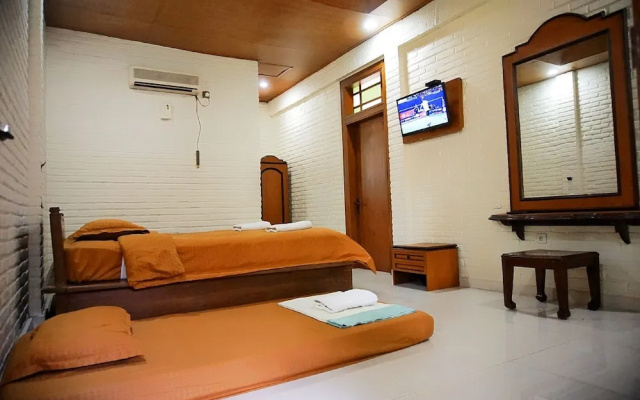 Tripletree Arys Garden Hotel
