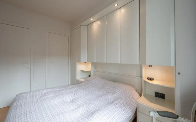 Apartment in Knokke Near Zeedijk Beach