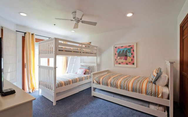 Lakeside Townhomes by Lespri Management