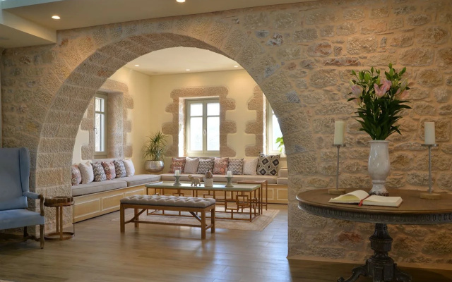 Akrolithi Boutique Hotel