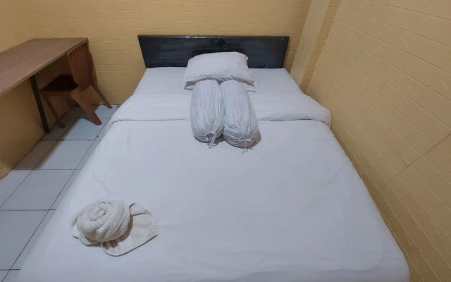 OYO 93332 Kharis Home Stay