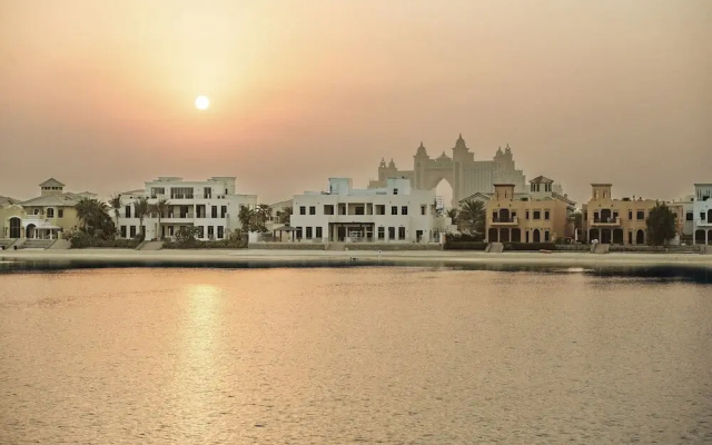 The Palm Jumeirah Villas - Frond E