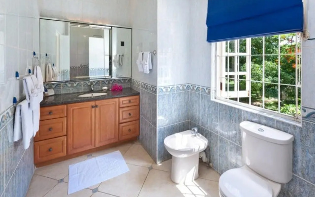 Sunny Vacation Villa 72