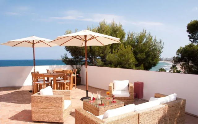 Seven Hostal & Spa
