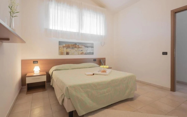 Stylish Residence Le Fontane 2 Bedroom Apartment Sleeps 5 - Trillo 5 No2942