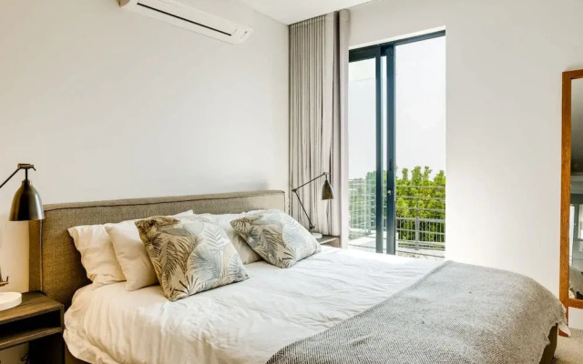 Gorgeous Sea Point Apartment With Rooftop Pool at Mirabel