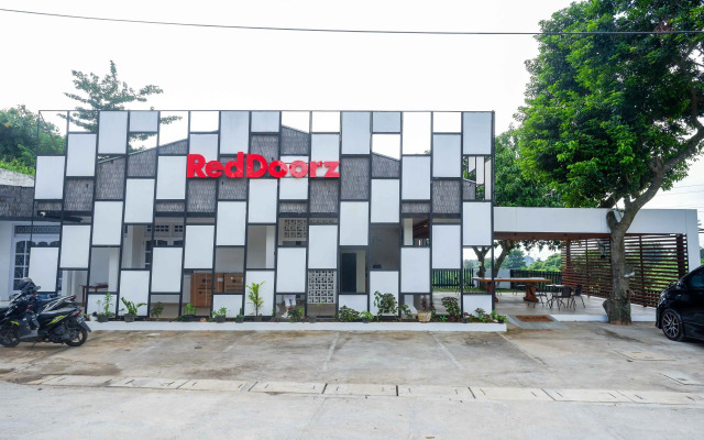 RedDoorz near Bukitsari Semarang