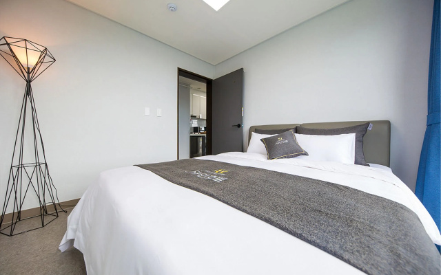 Shine Hotel