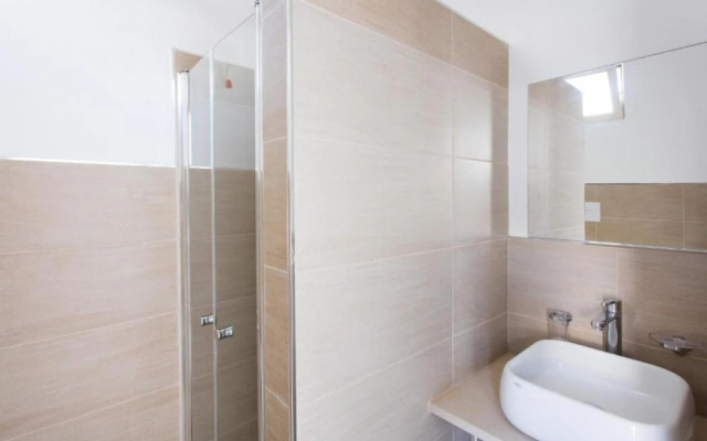 Luna Minoica Suites