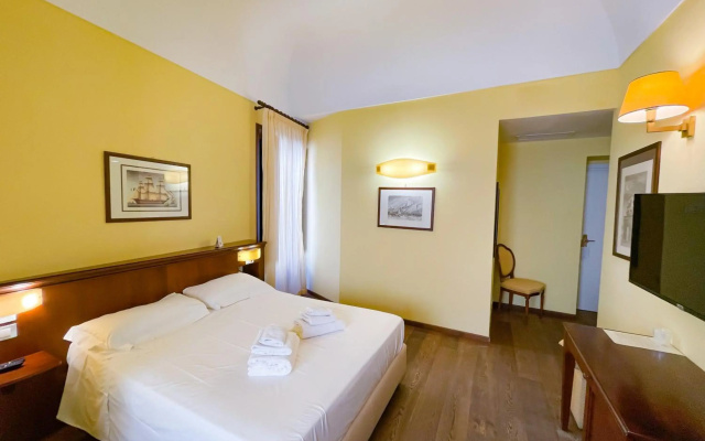 La Plumeria Hotel