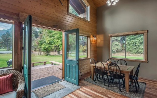 Icicle Creek Lodge