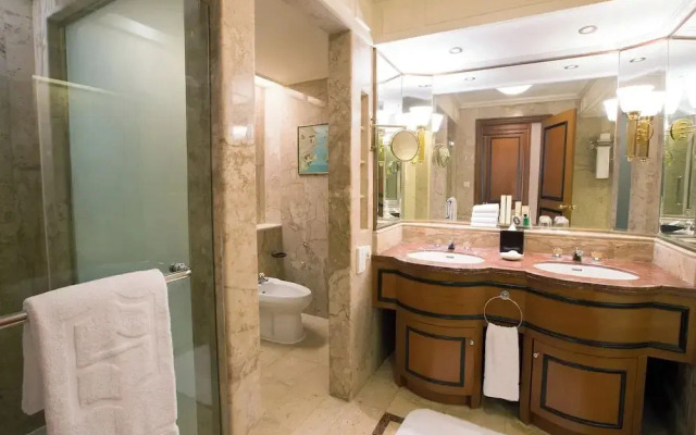 Krungthep Wing Apartment